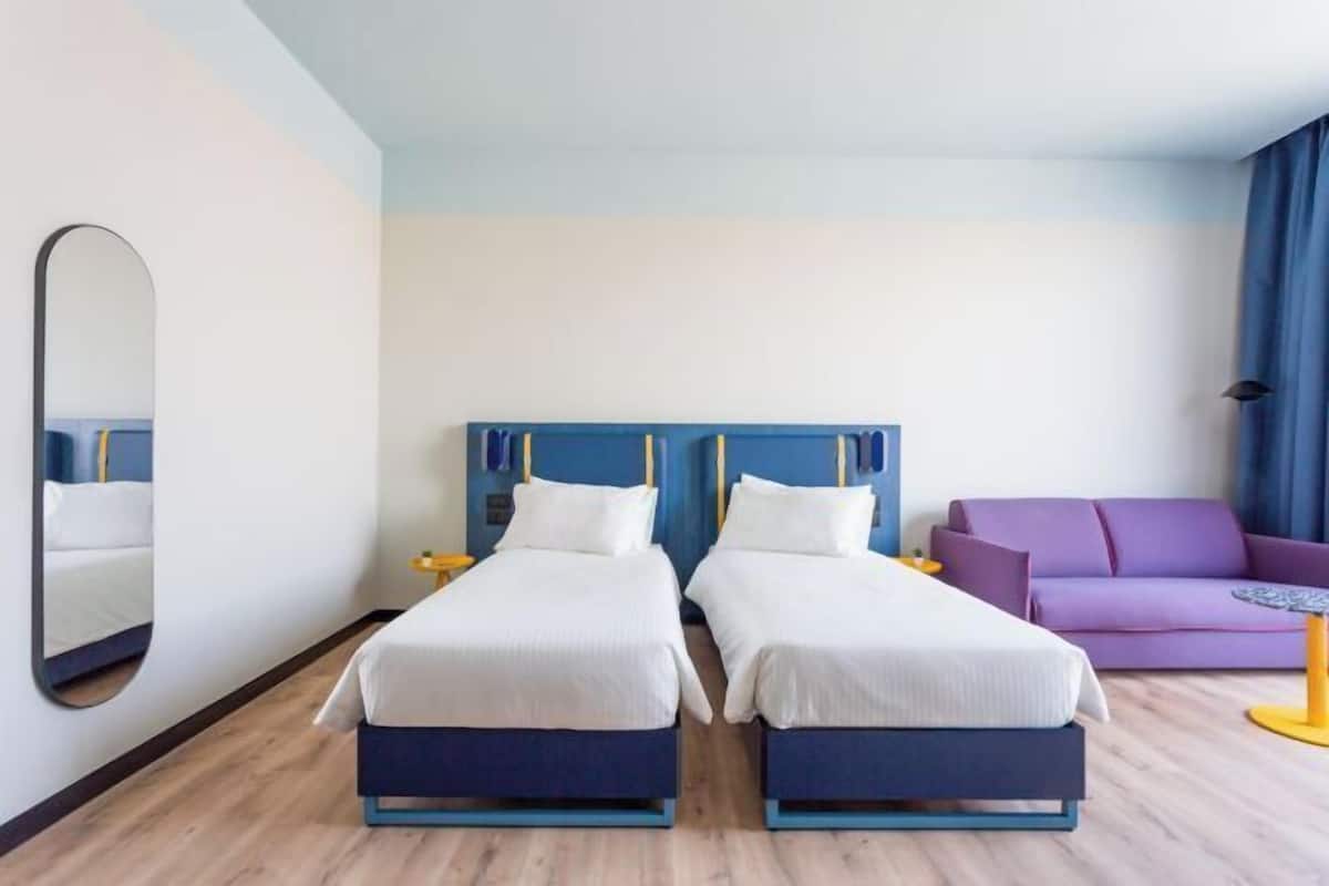 1 Schlafzimmer, Zimmersafe, Schreibtisch, laptopgeeigneter Arbeitsplatz