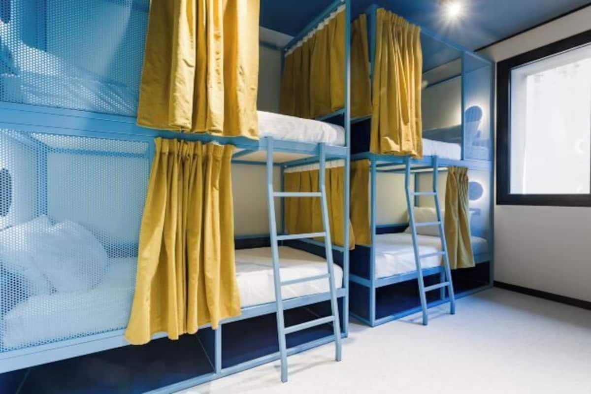 1 Schlafzimmer, Zimmersafe, Schreibtisch, laptopgeeigneter Arbeitsplatz