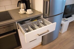 Comfort Apartment, 1 Bedroom, City View | Private kitchen