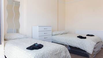 Twin Room | Free WiFi