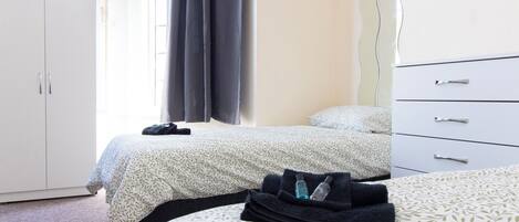 Szoba két külön ággyal | Ingyenes wifi