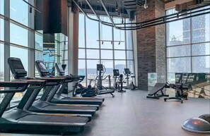 Fitness facility - Luxury 1-Bedroom Apartment, Burj Khalifa Views & Infinity Pool, Dubai Mall (Dubai)
