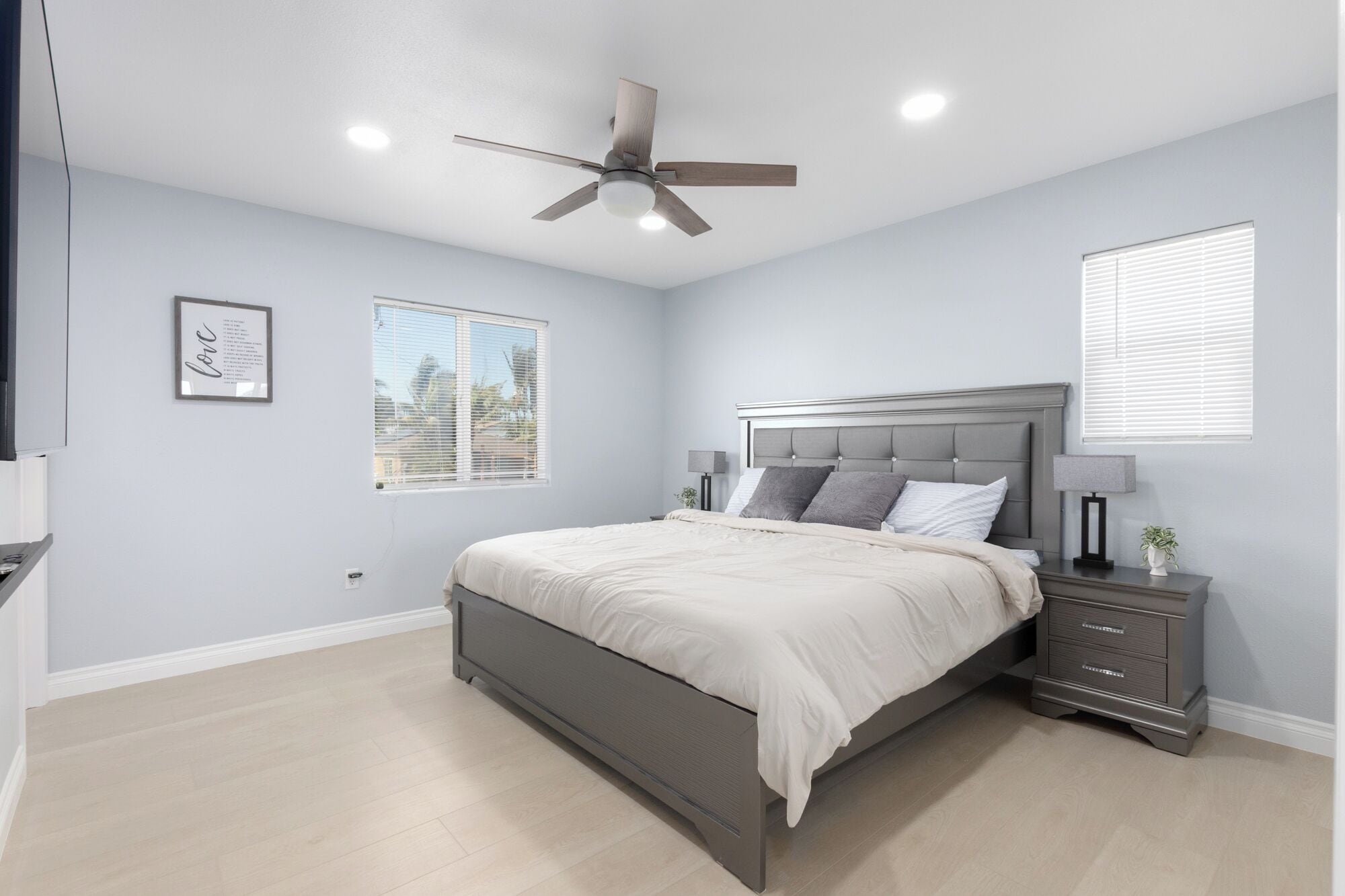 5 habitaciones, escritorio, tabla de planchar con plancha y wifi gratis 