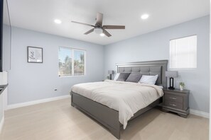 5 soverom, skrivebord, strykejern/-brett og wi-fi (inkludert)