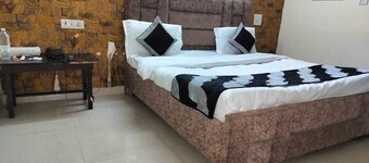 Hotel Green Snapper