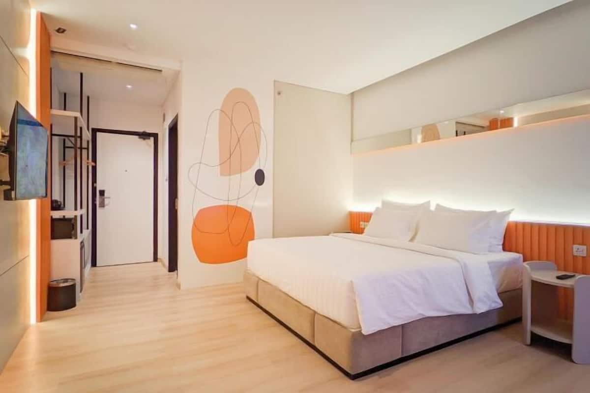 Desk, bed sheets