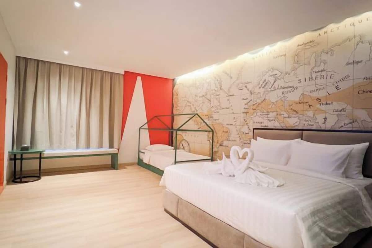 Desk, bed sheets