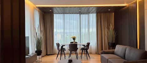 Executive Suite | Living area