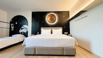 Family | In-room safe, desk, blackout drapes, iron/ironing board