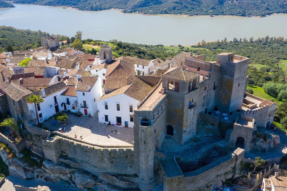 Tugasa Casas Castillo de Castellar