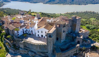 Tugasa Casas Castillo de Castellar