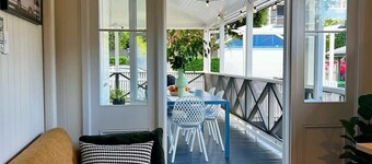 Palm Springs Vibe, Pool Fire Pets