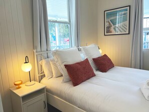 3 chambres, bureau, fer et planche à repasser, Wi-Fi gratuit
