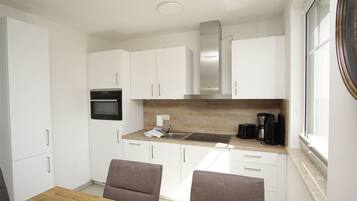 Køleskab, ovn, kogeplade, opvaskemaskine