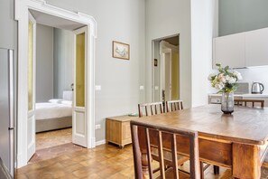 Apartamento, sacada | Área de estar | TV LED 32 polegadas com canais digitais