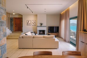 Villa, 4 Bedrooms, Sea View | Living area
