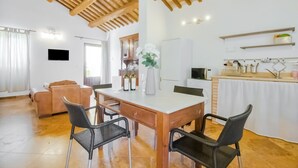 Dining - Apartment near Assisi with pool and hot tub (San Benedetto del Tronto)