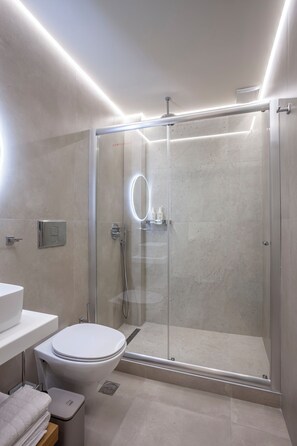 Deluxe Double Room, Sea View | Bathroom | Shower, free toiletries, bathrobes, towels - Aliston Deluxe Living - Adults Only (Volvi)