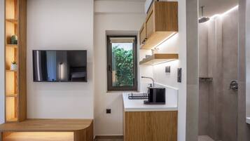 Deluxe Double Room, Sea View | Coffee and/or coffee maker