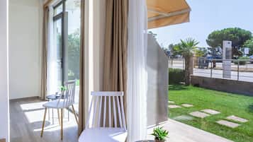 Deluxe Double Room, Sea View | Soundproofing, free WiFi
