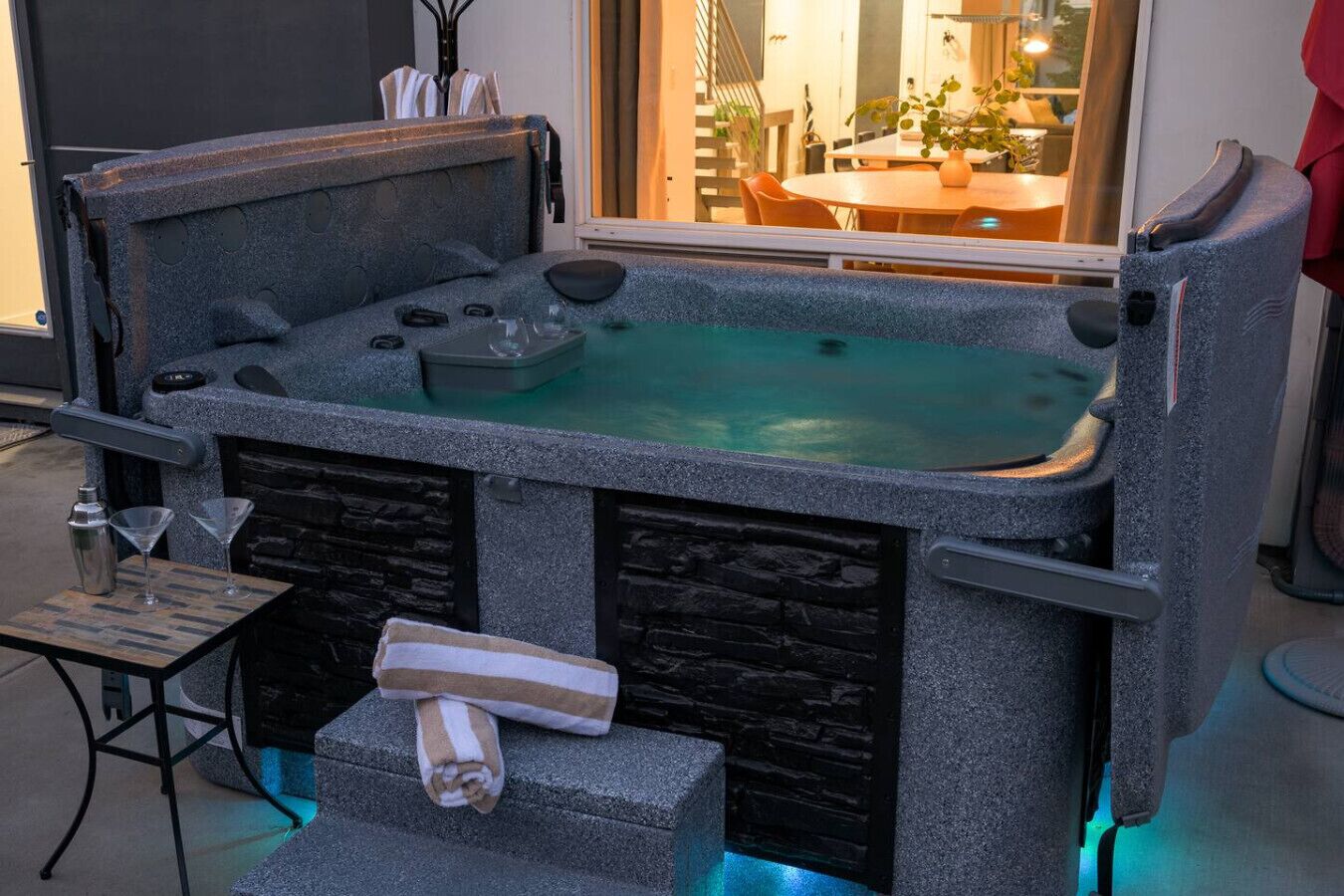 Bañera de hidromasaje exterior