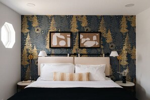 3 bedrooms, iron/ironing board, travel crib, WiFi