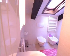 Duplex, vista para a cidade | Banheiro