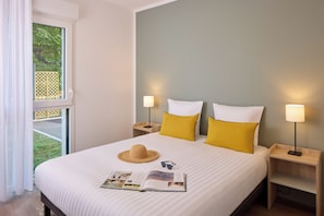 Free WiFi, bed sheets