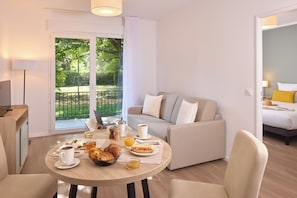 Télévision à écran plat de 32 pouces avec chaßnes numériques