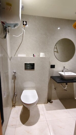 Luxury Suite | Bathroom - Hashtag Inn (Guwahati)
