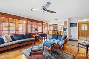 スマートテレビ、書斎 / ワークスペース、PC モニター