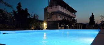 Tarmaros - Families & Groups