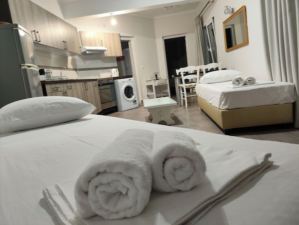 Deluxe Apartment, Ground Floor | Soundproofing, iron/ironing board