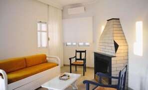 Superior Apartment | Living area | TV