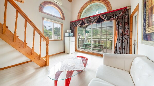 Basic Room, 1 Bedroom (Orange (Couple Building)) | 1 bedroom, free WiFi - Gapyeong Windmill Pension (Gapyeong)