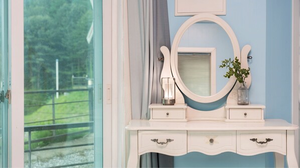 Kamar Basic, 1 kamar tidur (Blue (Windmill Building)) | 1 kamar tidur dan Wi-Fi gratis