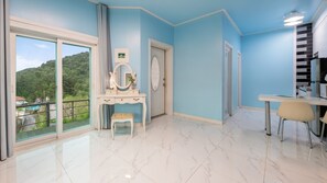 Basic Room, 1 Bedroom (Blue (Windmill Building)) | 1 bedroom, free WiFi - Gapyeong Windmill Pension (Gapyeong)