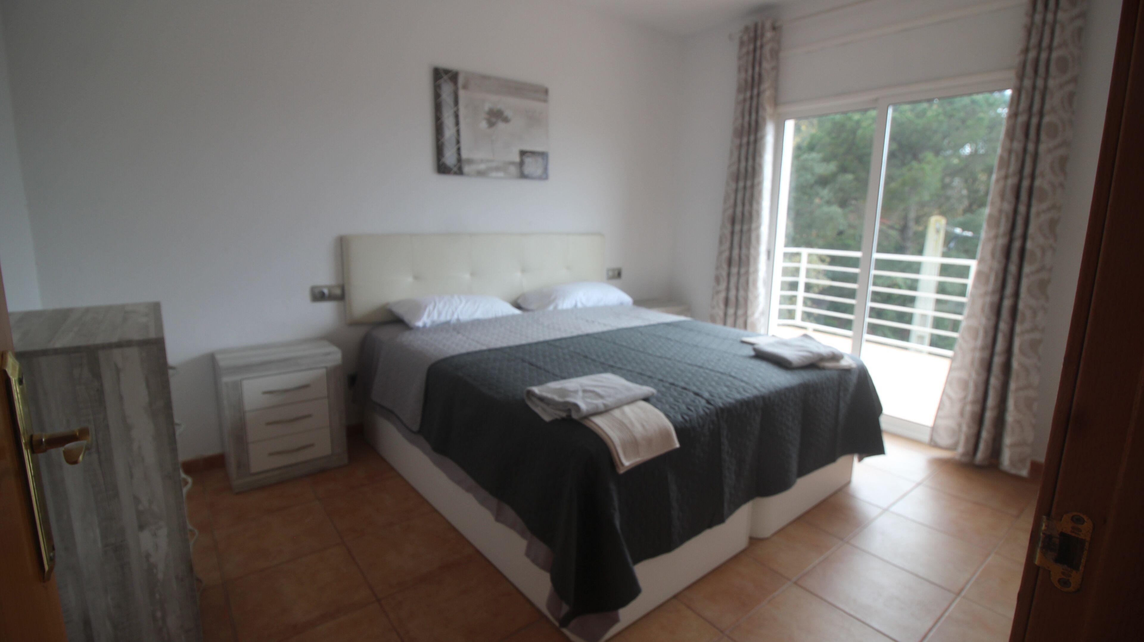 6 slaapkamers, een strijkplank/strijkijzer, wifi, beddengoed