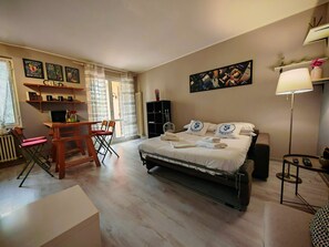 مكواة/لوح كي وواي فاي مجانًا وملاءات أسرّة