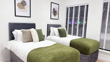 Appartamento, 1 camera da letto (The Old Bank Apartments 6) | 1 camera, postazione laptop, ferro/asse da stiro, lenzuola