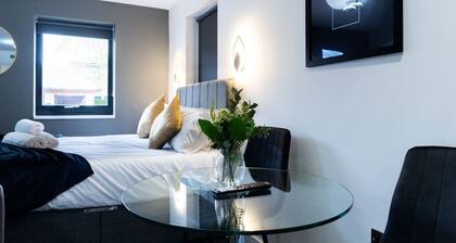 Midsummer Studios and Apartments