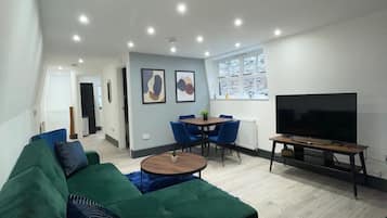 Apartment (2 Bedrooms) | 2 bedrooms, bed sheets