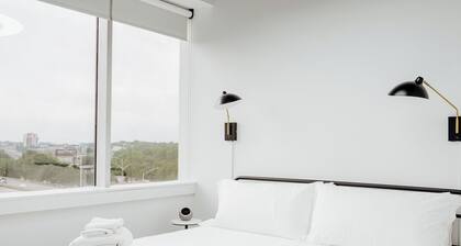 Refined 2BR/2BA Escape | Downtown Capitol