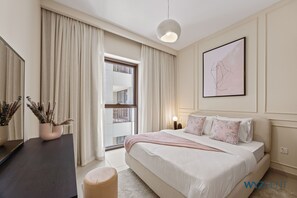 1 soveværelse, mørklægningsgardiner, lydisolering, strygejern/strygebræt