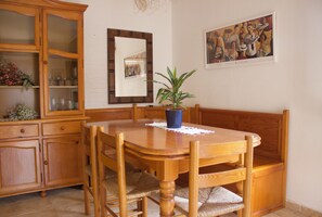 Dining - La Plaçeta - Sant Llorenç de la Muga (Sant Llorenç de la Muga)