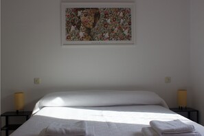 3 bedrooms, WiFi, bed sheets, wheelchair access