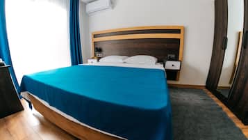 豪華客房, 露台, 海景 | 遮光窗簾/窗簾、免費 Wi-Fi、床單