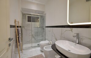 Ducha y secador de pelo