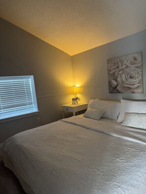 2 bedrooms, iron/ironing board, bed sheets