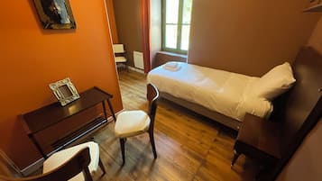 Decoración personalizada, muebles diferentes y wifi gratis